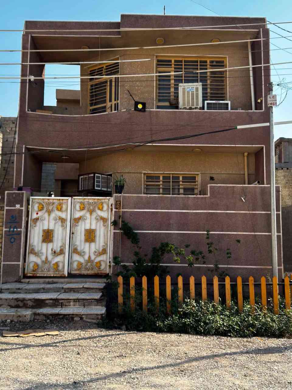 🏠 بيت للبيع اومراوس – البزل الثالث
📍 الموقع: خلف البزل الثالث، الفرع المقابل لمولدة محمد أبو روان
📐 المساحة: 112 متر
🔹 بناء بلوك ومدخلين
🔹 الطابق الأرضي: غرفة نوم + مطبخ كبير + صالة
🔹 الطابق العلوي: غرفة نوم + حولي كبير
🔹 سطحين
🔹 البيت جديد من الداخل وجاهز للسكن
🔄 ويفضل إذا توجد مراوس نظيفة. بالخفاجات 75 م 
📞 للاستفسار وتساب ***********

