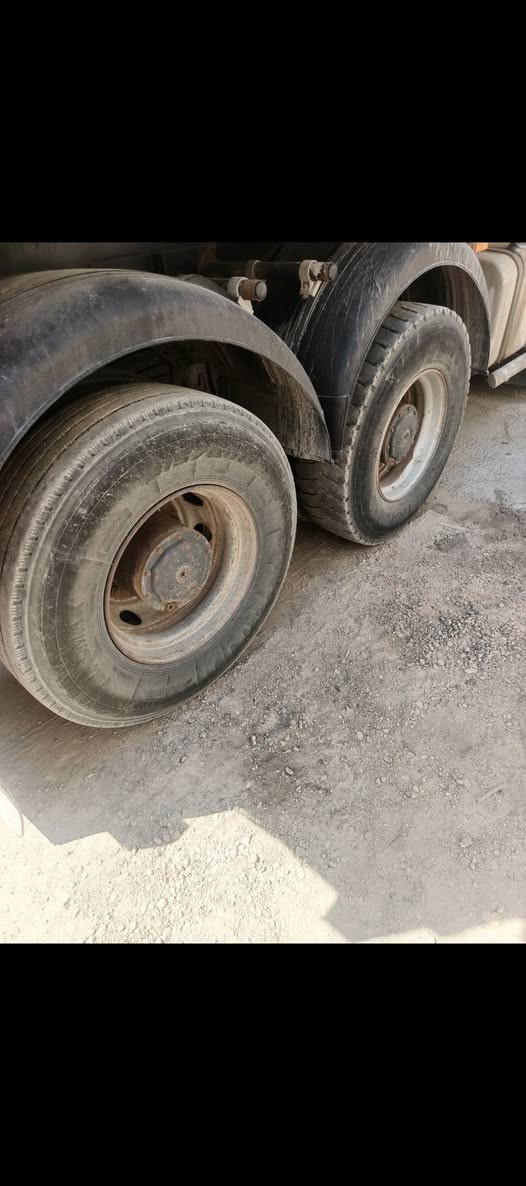 السلام عليكم تايرات للبيع أو مراوس ب٢٤ مكان بابل الكفل***********

