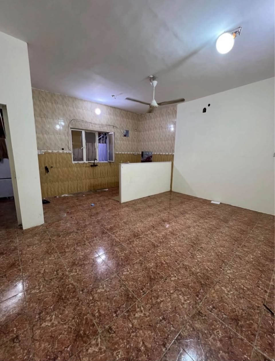 🔶(مشتملات عدد(2)  طابق اول للايجار)🏡✅
🔹(الموقع المعقل مقابيل محطة بومبو) 

🔸(يحتوي كل مشتمل على/غرفتين منام/ صاله/صحيات/ مطبخ)

 // سعر اجار المشتمل الواحد (400)الف//

🔻(عنوان شركة الجوادين للاستثمار العقاري )
 ( /الجنينه /نهاية /شارع المصلحه / قرب سوق الجبيلة ) 

للطلب والاستفسار الاتصال على الارقام التالية //

واتساب +اتصال ***********
واتساب + اتصال ***********
