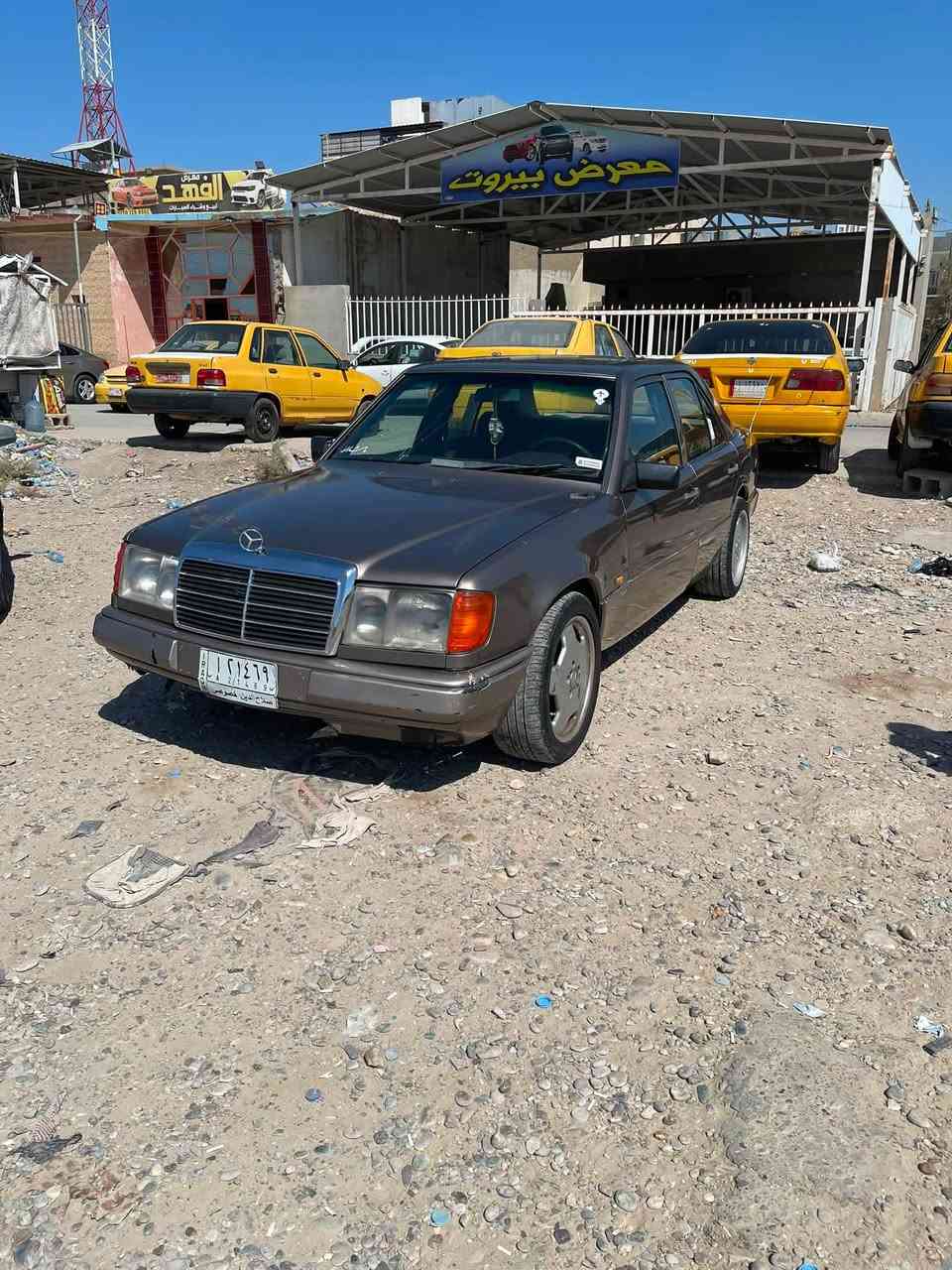 مارسيدس دب موديل 88 مكينه و كير بلاد بلشرط صبغ جماليه فقط مكان كركوك (***********)سعر (45)
