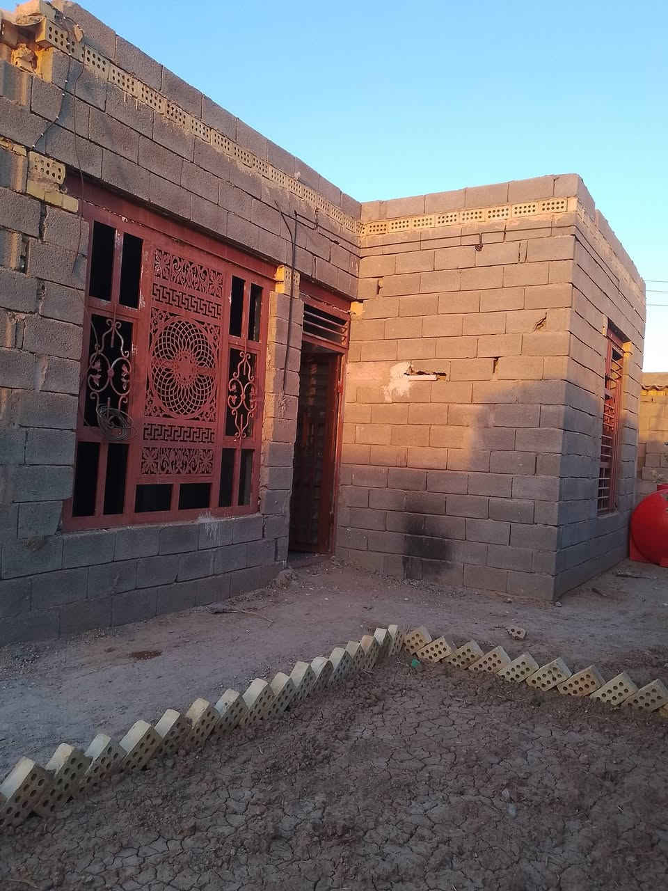 دار سكن للبيع, زراعي معامله تطويب بالبلدية قيد الانشاء مساحه 260مكمله تأسيس ماء وكهرباء ومجاري ولبخ من داخل ويحتوي على غرف نوم عدد 2وصاله وحمامات عدد 2
للاستفسار الاتصال ***********
