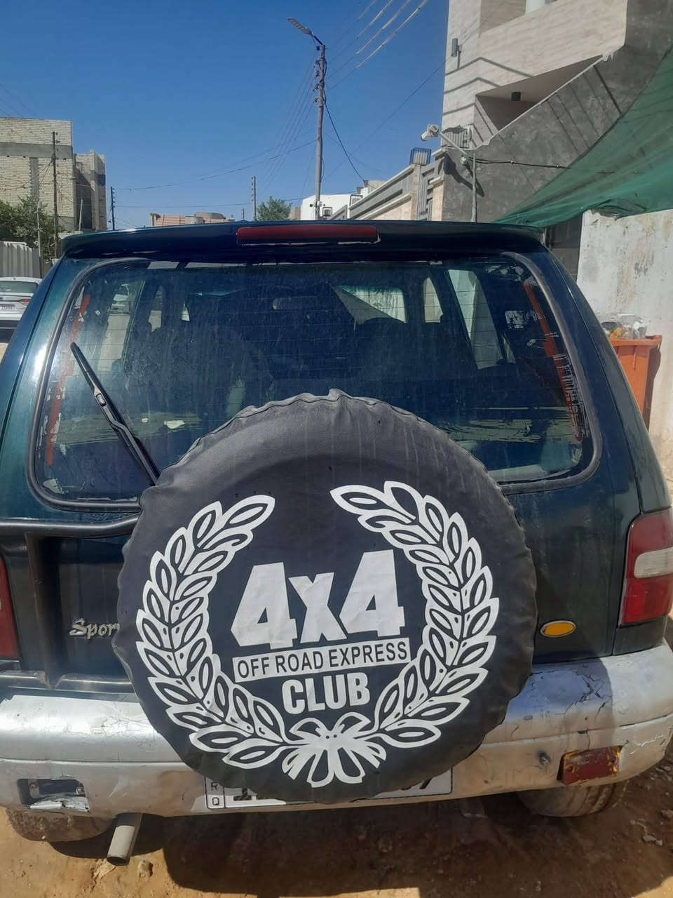 السلام عليكم 
كيا سبورتج موديل 94 رقم بغداد دولي سنويه لل2030 المكان بابل مالكها في بابل 
السياره خير من الله  مكينه بلادي 2000 مسكر وكير اوتماتيك كهربائيات كلها شغاله نقصها فقط التبريد بدون حادث مصبوغه قبل فتره للجماليه اللون زيتوني غامق 
السعر 35 او مراوس بسياره اوتماتيك متواجد عالفيس والخاص رقم الهاتف *********** واني خادم للجميع
