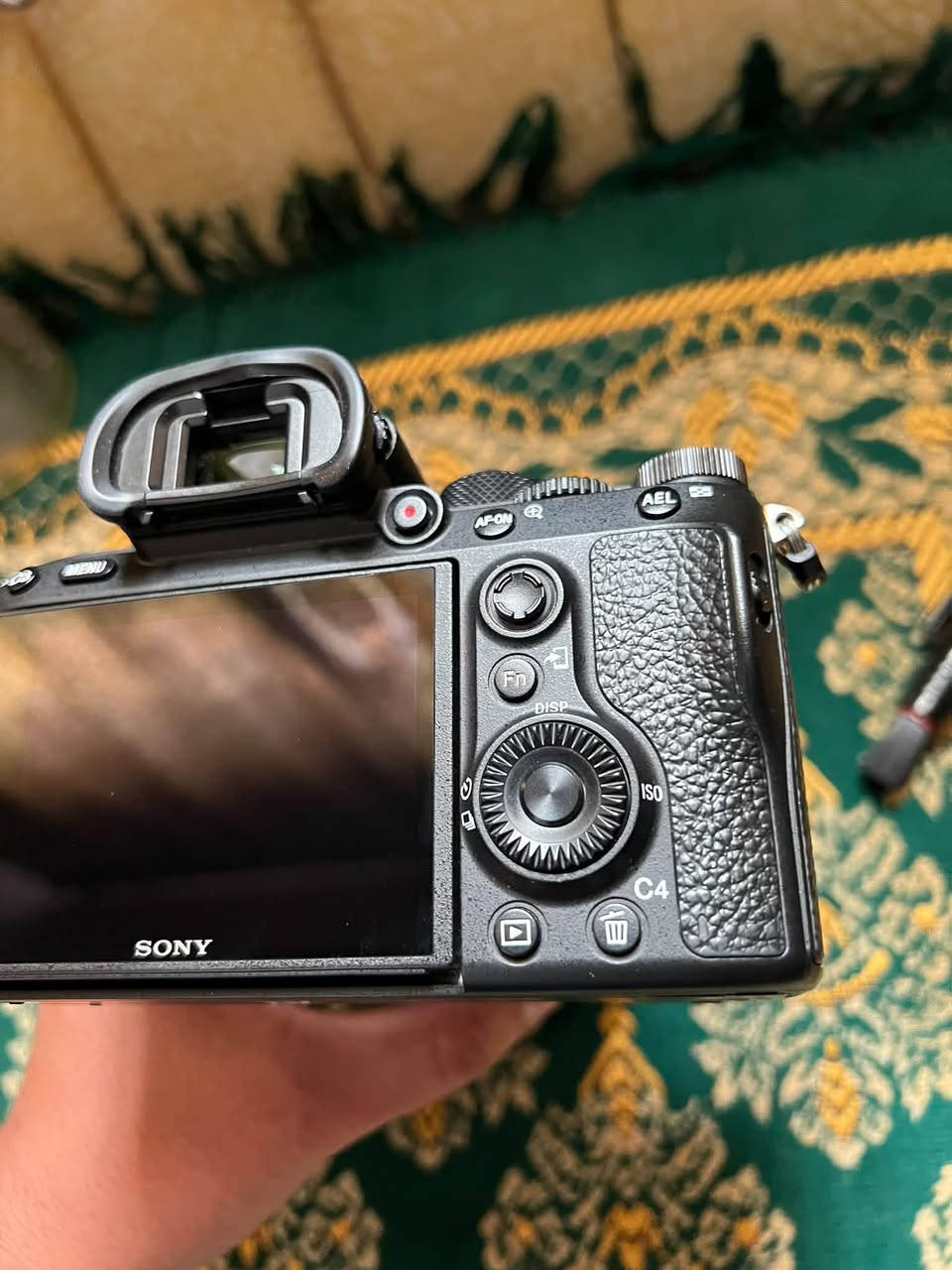 كاميرا سوني a7iii محدثة آخر تحديث نظيفة جداً مع عدسة تامرون 28-75 فتحه 2.8 جيل الثالث محدثة آخر تحديث والشتر موضح بالصوره بسعر مناسب للاستفسار خاص او واتساب ***********

نص مكتوب في الصور:
- AMERA SHUTTER COU
- Find out how many shots your Digital SLR ho
- RESULTS
- Shutter count
- 68759
- SONY ILCE-7M3
- Current value on eBay
- s an eBay Partner, this site may be compensated if you make a purchase using the above lin
- نشر X
- إذا كان هذا مفيدًا وكنت تحب الكاميرات، فاطلع على تطبيق سطح المكتب الجديد!
