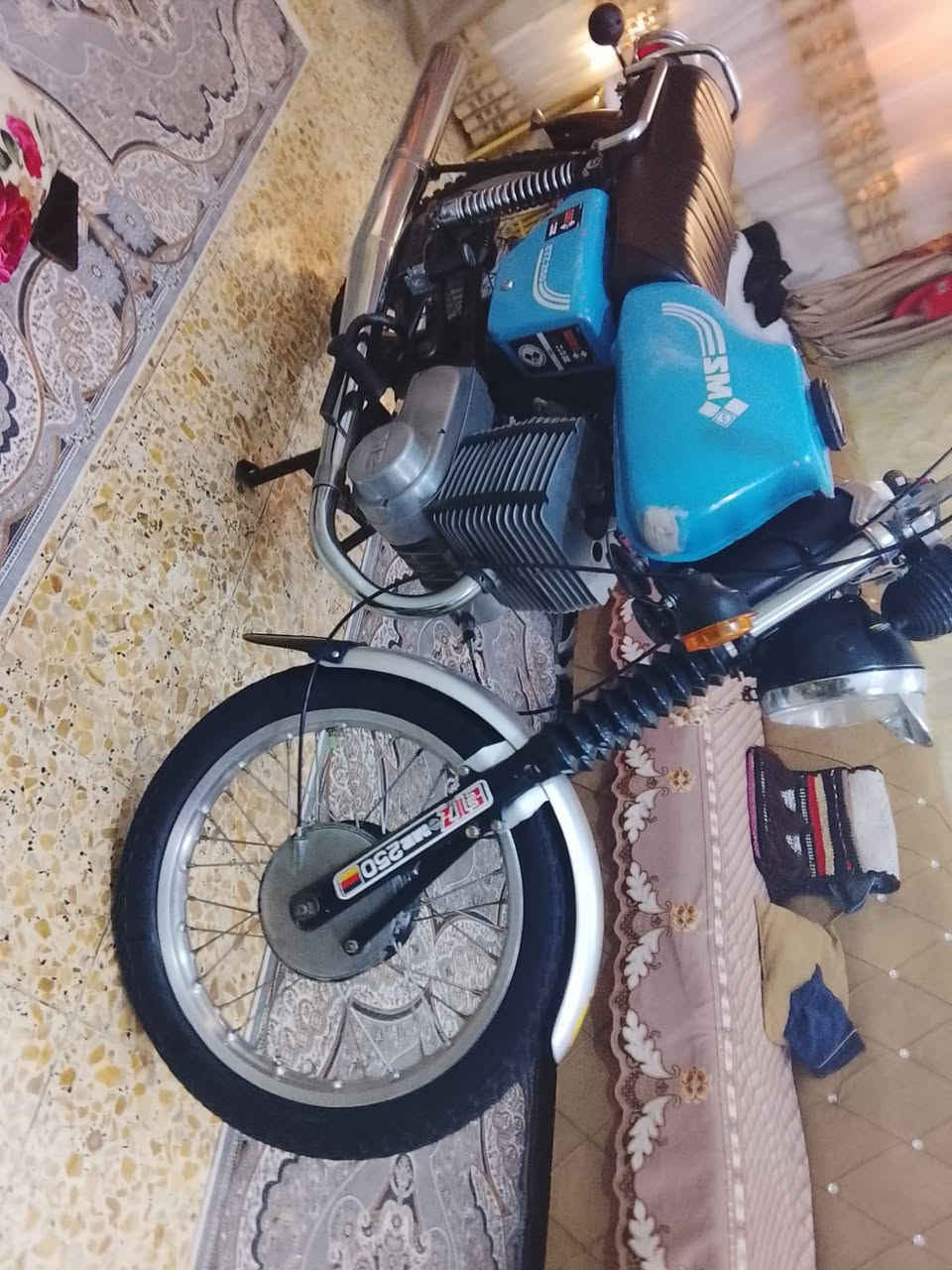 سلام عليكم MZ/82 كصه3 موطور معمر تعمير حلو جاهز لحيم بلخشم ومبدل بدون العنوان واسط ***********
