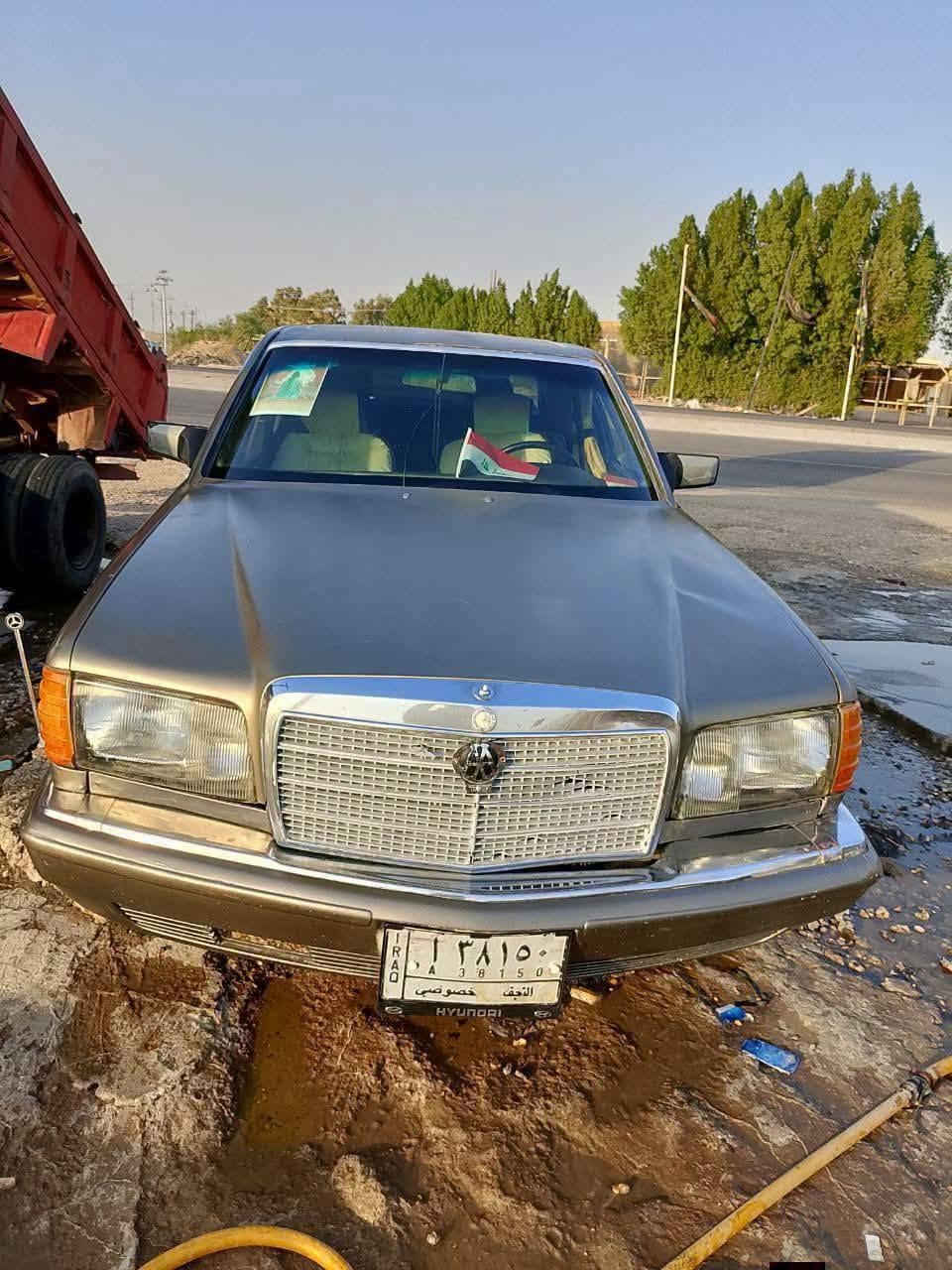 السلام عليكم
مارسدس جامبو نجف موديل 1991اللون بني كير ومكينه شرط محور 2500 سنويه 2027 راعيها بالناصريه  غرفه حلوه جلد طخم تاير جديد حداديه زينه الماني نقص  التبريد بس الفان يشتغل مكان السياره ناصريه مركز  السعر33وبيه مجال حك الجيه رقم الهاتف ***********
ملاحضه،، مكلف بل نشر معلوماتهه ورقم راعيهه موجود
