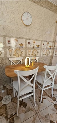ميز خشب مع ٤ كراسي عظم عاج قوي جدا للبيع السعر ١٢٠ عنوانه ابو غريب الح...