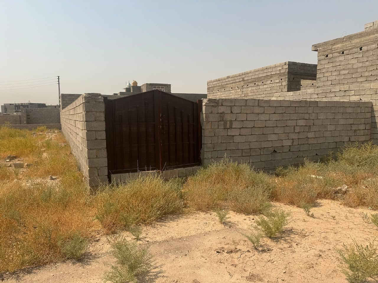 السلام عليكم(قطعه ارض للبيع المساحه 200م خدمات كامله مي ـ كهرباء ـ تبليط ـ الموقع📍بعقوبه طريق ركه حجي سهيل الشراي اتصل ودلل(***********
