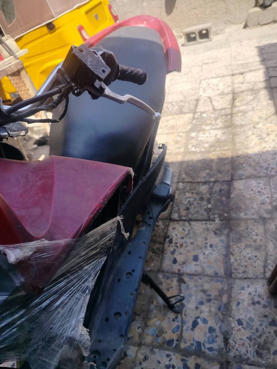سلام عليكم دراجه pcxجيل الاول دراجه عوزها ترايش بس كهربائيات شغاله مكينه حلوه رايدها 400ومستعجل على بيعتها وشعندك مراوس اراوس عنواني حي النصر رقمي ***********
