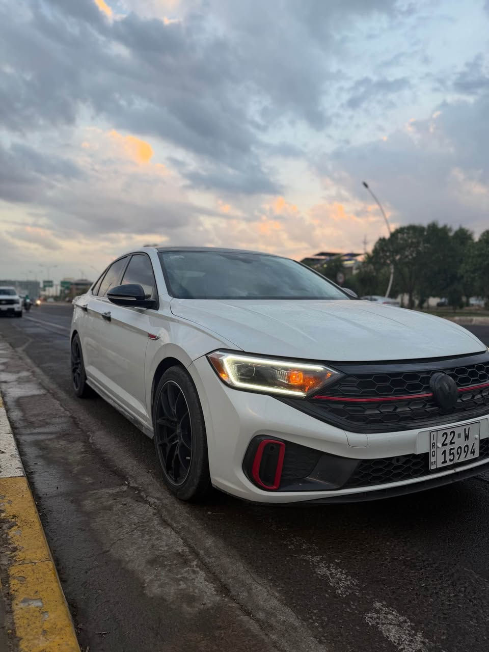 جيتا موديل 2024 SEL PREMIUM 
*********** - ***********
173 وەرەقە 
هەیکەلی کامل کرایتە GLI كامل جوانكاريە 
دەبلي سپورت تاخم ویل و تایەی سپۆرت 
بۆنیت سبوغ لەگەڵ هەندەک pdr لە سندوق
بێ ژۆرێ بێ ناوگرتن پێشی هەمووی بیلادیە 
 بە زەمانی هەموو شتەک 
فوول فوول مواصفات کوشن سارد و گەرم و خزن 
پانۆراما ناو قەیسی بلادی 
ئیرباگ سوکان و شان سیستمە 
گێر مکینە کارەبایەت حماوە تحویل و غرامە بەناو کردن 
هەموو شتەک بەشەرت 
هیکلی زۆر جوانە 
٦٥ هةزار کم روشتية 
بەناوی خۆمە هەموو شتێک بەشەرت
موشتری نی تەلەفۆن مەکە لەگەر رێزم أربيل, العراق
