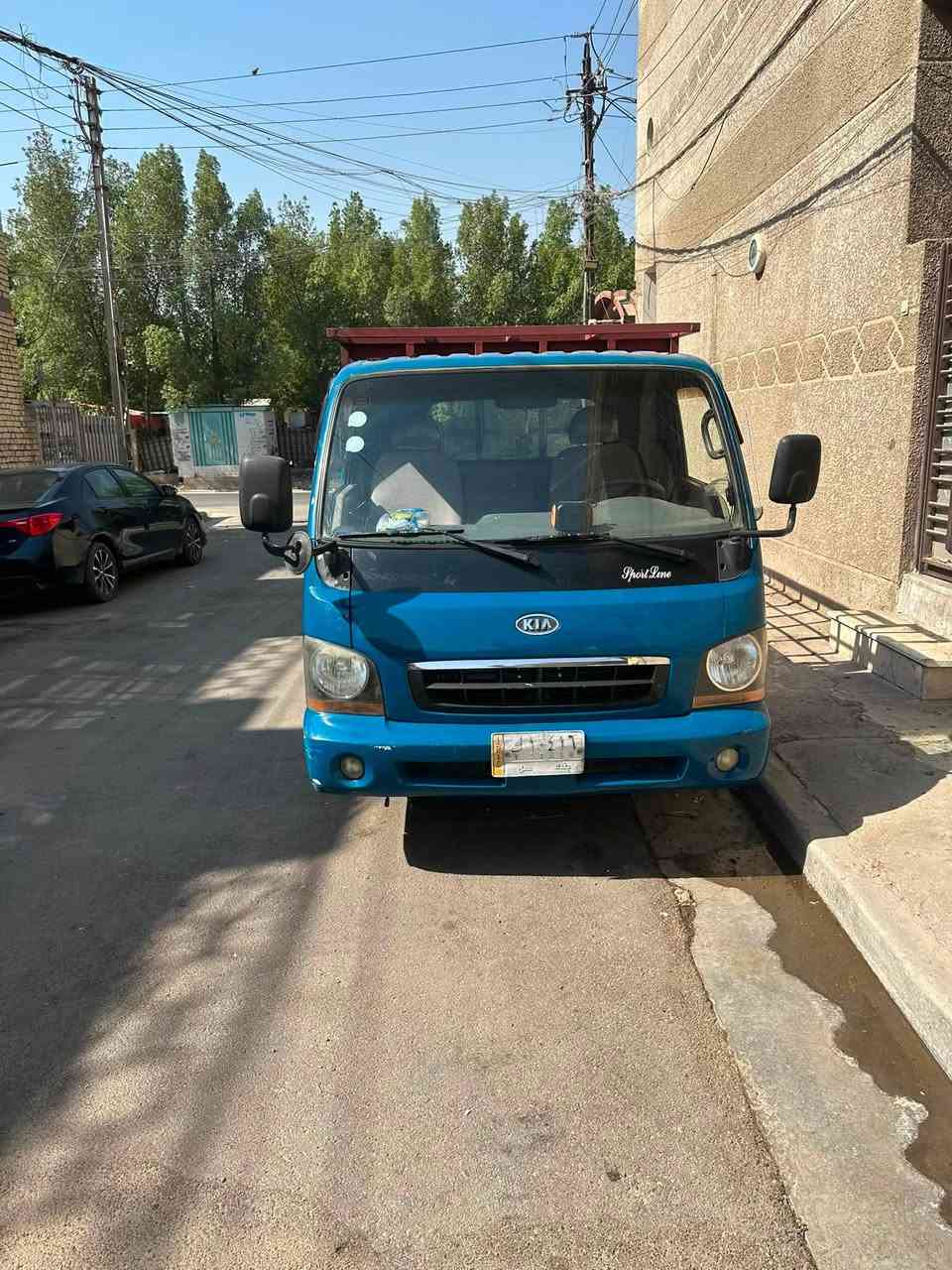كيه ام عيون
موديل٢٠٠٠ بسمي
مكينته جديده جديده كيره خير من الله 
تبريد شغال
تخم تاير باتري
السعر ٧٣ورقه مكان بغداد الجديده
***********
