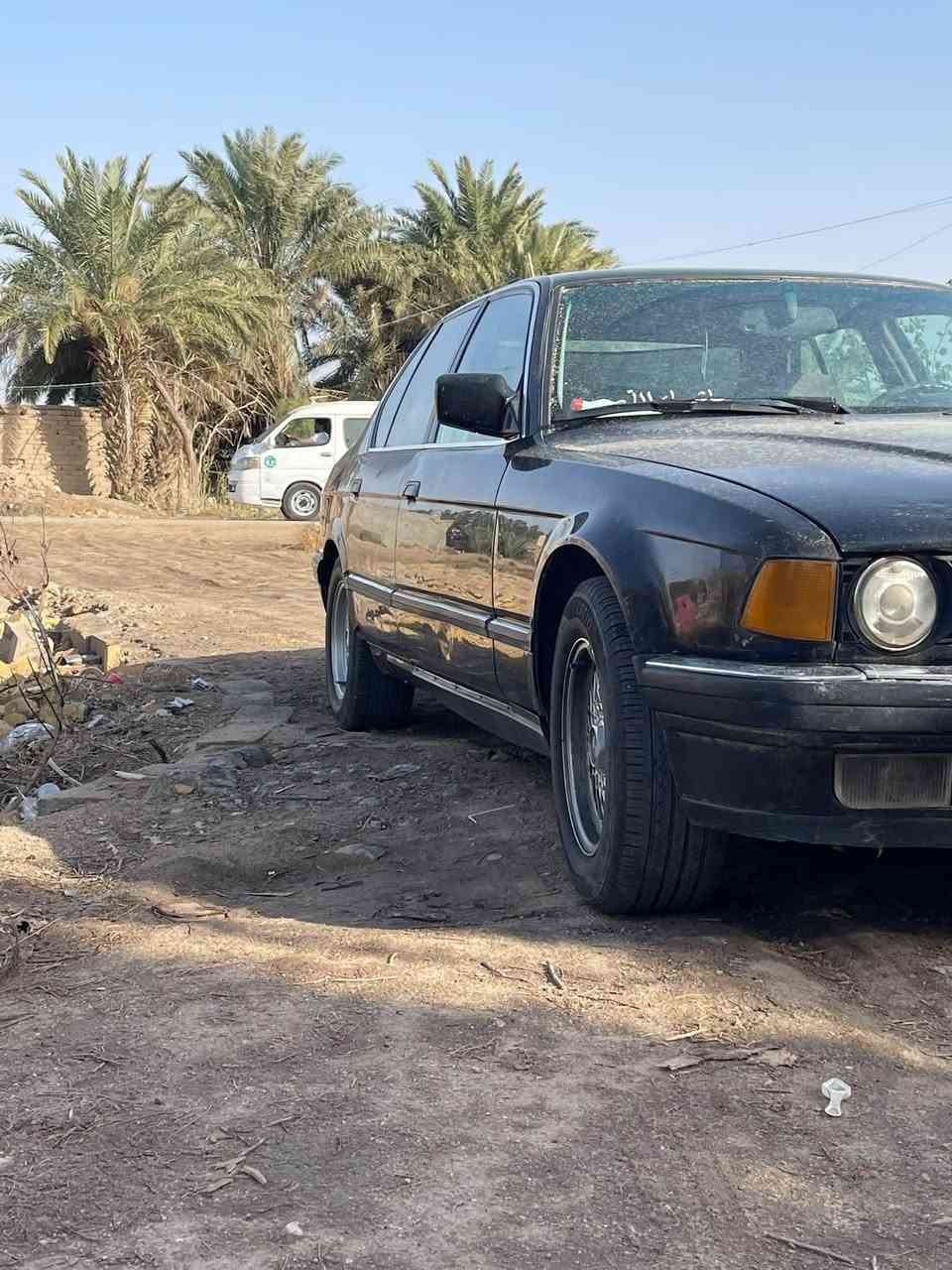 السلام عليكم ورحمة الله وبركاته 
735 كير عادي 
مكينة كير خير من الله 
اكسل جديد درايم شفتات كأردن  حدادية امامي نفض  خلفي دبلات ولوي وقاعده وربل هاوزن بريشر دسكات فجوج فلنجات عنبار ما مخلي بيها شي 

نقصها يدات  بوب خلفيات
 مال السايق عندي 
وبور ستيرن ينضح دهن 

رايدها 30 وبيها مجال رقم ميسان باسمي 
***********
