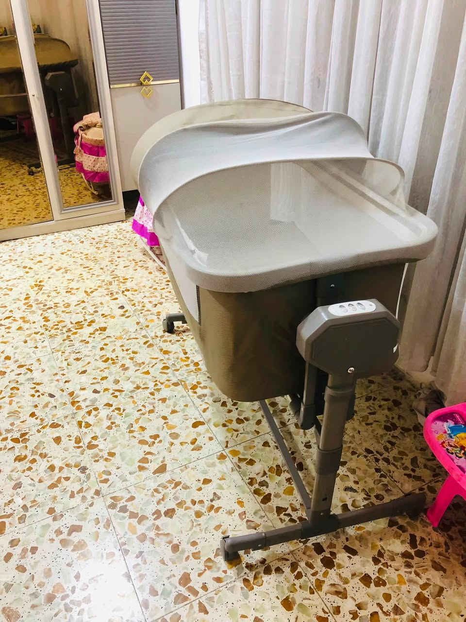عندي هذا كاروك كاديلو  اخذته من الورد بلاعضمية وبعد بي سله من جوه  نفس صوره الرصاصي مكاني بغداد

نص مكتوب في الصور:
- ***********