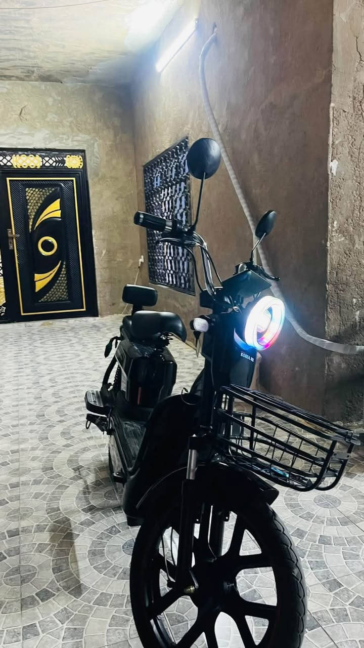 السلام عليكم  للبيع دراجه شحن كوري يمار حجم 20 

بطاريه 5 اصليه شرط عقل  اصلي جديد  شرط 60v 

شاحنه اصليه وياه ايضا 60v  دراجه حيل نضيفه 

سماعات شغاله 
بلوتوث شغال لد خلفي زنون امامي 
هورن شغال 

كله شرط ما نقصه شي  تشغل وتمشي 

#السعر 450 وبي مجال 

المكان تكريت البوعجيل 
للاتصال ***********
