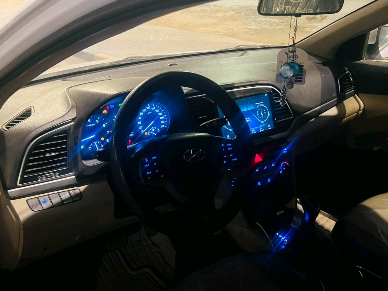 النترا 2018 
محرك 2000 سوبر 

فول مواصفات 
بيه بارد وكرتين قليلات كلش
سياره جاهزه 100/100
مكان السياره نجف 
باسم شركه ومصدر وكاله ب اسمي 
 مستعجل عل بيع 
السعر ١٣٧ وبيه مجال 
غير متواجد عل فيس بوك 

***********