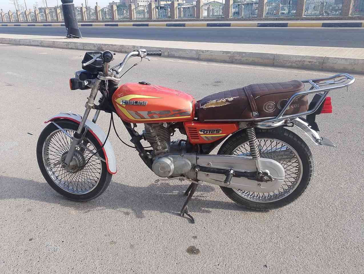 ***********
للبيع دراجه العنوان ديالى بعقوبه بهر   350 بها مجال
