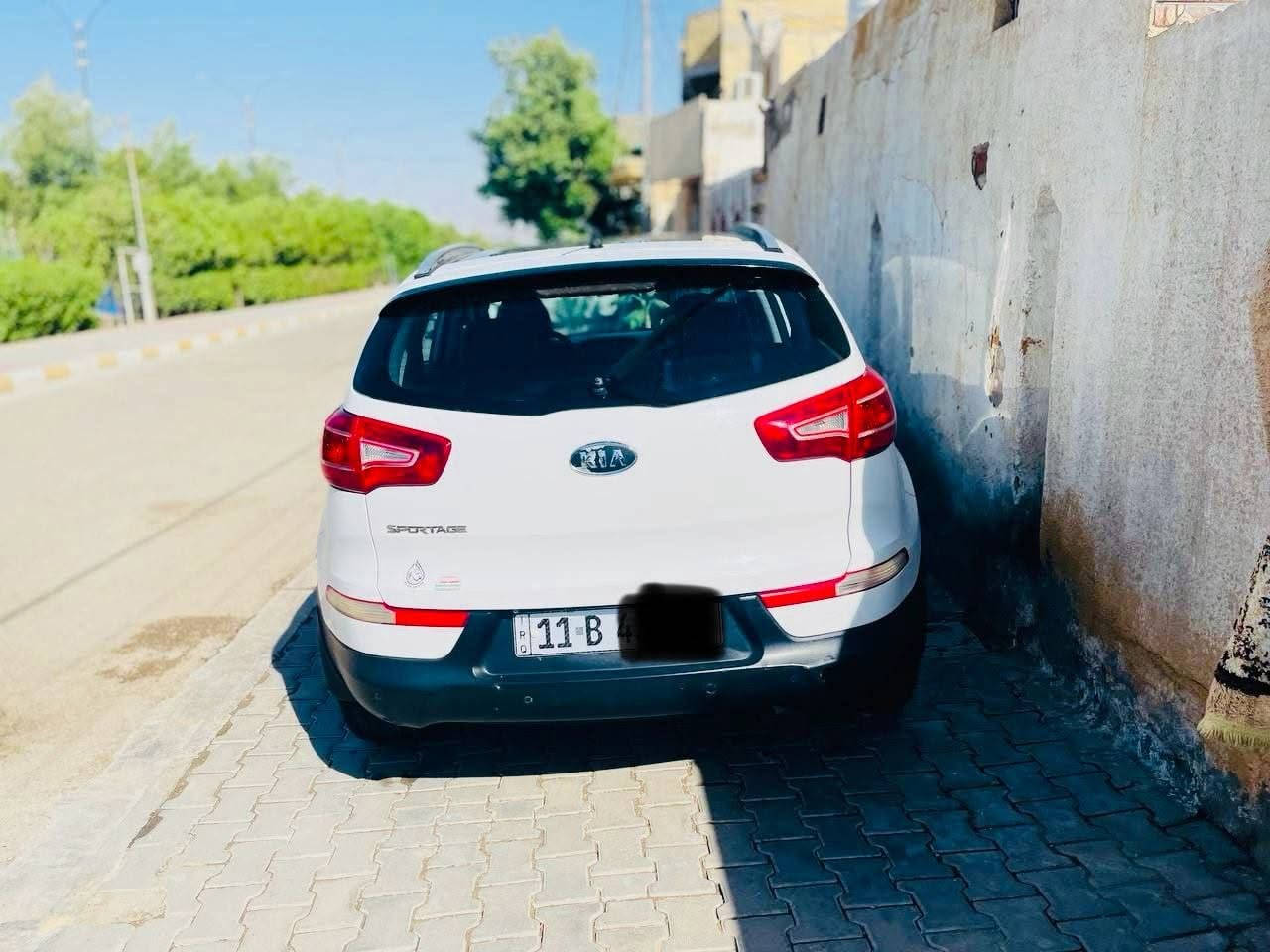 🚘 سبورتج 2012 للبيع — خليجي
رقم بغداد دولي باسمي 
سياره كفالة من صبغ 
📌 المواصفات والتفاصيل:
• خليجي
• ماشية  110 ألف 
• السونار مرفق ويا الصور
• المكينه مبدله طابوگه ما مفتوحة 
• بانوراما
• مراية تعتيم
• شاشة + كامرة دوارة
• فول تحكم ستيرن
• حساسات خلفية
• وباقي المواصفات معروفة

🔧 السيارة جاهزة وما تحتاج شي:
• تخم تايرات جديد
• صدر جديد
• التبريد خير من الله ❄️

💰 السعر: 133 ورقة وبيها مجال 

المكان كوت حي الجهاد 
***********6
***********
