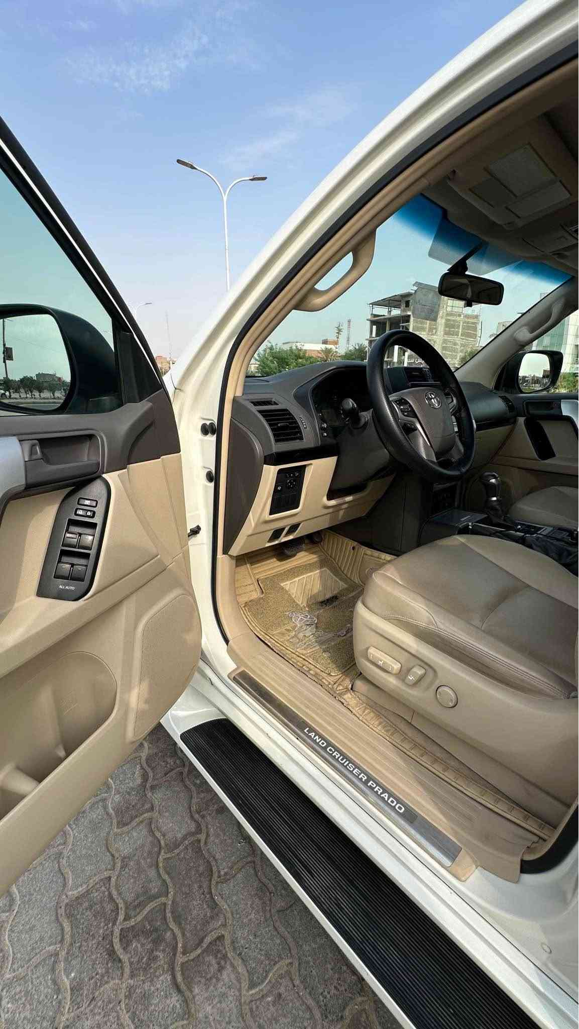 تويوتا لاندكروزر برادو TX-S بلاك إديشن 
موديل 2023 استلام SAS 
تويوتا العراق محرك 6 سلندر 4000 
دفع رباعي ودبل 7 راكب فتحة 
سقف كشنات جلد كهرباء شاشة 
وكاميرا خلفية ثلاجة وتبريد مركزي 
بصمة تشغيل ودخول ذكي 
حساسات أمامية وخلفية
جنوط وإضافات البلاك إديشن
ماشية  33الف كيلومتر
مكان السياره البصرة اربع شوارع 
***********
السعر 475 وبيها مجال البصرة, العراق
