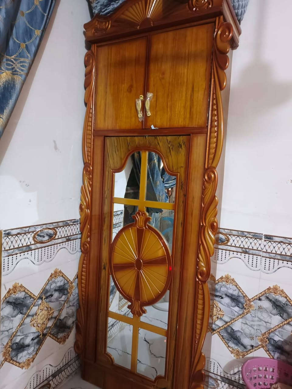 غرفه لبيع ونضافته تسعين بل ميه وبسعر مليون وبيه مجال لي ريده يراسنه عليه هاذا ال رقم***********
