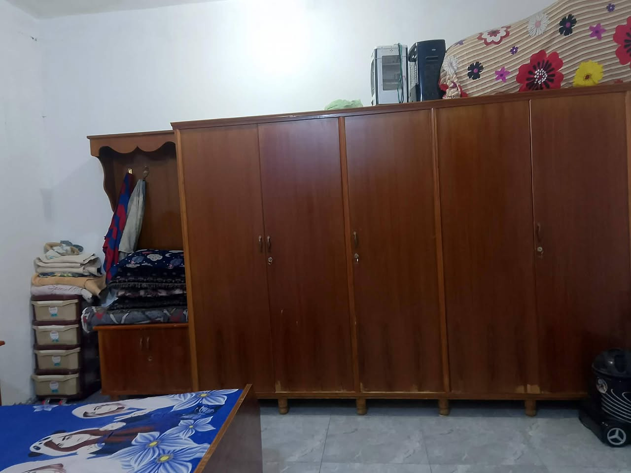 غرفة نوم نضيفة كلش مابيهة اي ضرر ب750مكاني كوت زين القوس شارع ابو الفضل ***********
