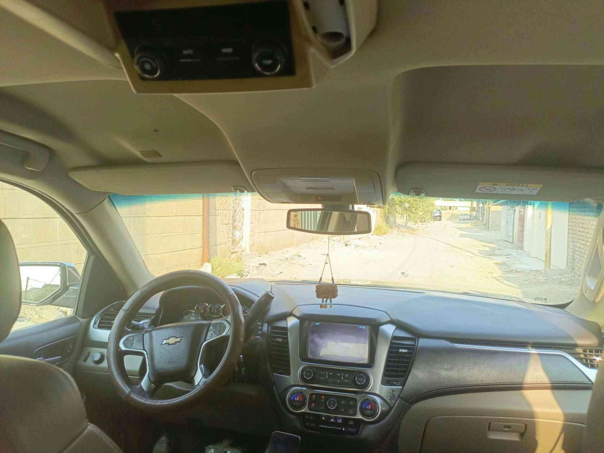 السلام عليكم
تاهو للبيع موديل 2020 فئة LT ماشيه 165 الف كيلو متر السيارة محرك 8V سلندر 5300  خليجي حادثها جاملغ وبنيد السيارة رزنه وعدله وشلعه بيها يعني فول  و احلى من الصورة رقم بغداد
السيارة كامله من كلشي تبريد ثلج ماتصرف عليها تايرات جديدات 
 الاستفسار
السعر 31 الف دولار 310$ ورقه  
الاتصال على هذا الرقم (***********)
موجود واتساب واتصال
