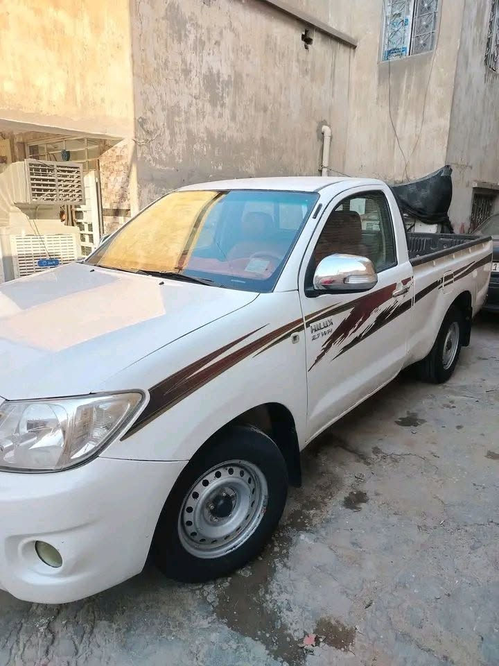 السلام عليكم بيكم هايلوكس 2008 رقم بغداد الدولي الجديد شرط تحويل محرك كير جدد تخم تاير جديد السياره بيه طخه بل جاملغ الامامي جهت السايق ومعمر نفسه فقط باقي السياره كلها بلاد كهربياتها كلها شغاله سياره جاهزه مجهزه ترايك وين مجان السعر 103بيه مجال جدا بسيط خوان المو شراي لاينعبني رحمه لوالديكم اني مكلف بل نشر انتصل عله صاحب الرقم *********** مكاني واسط ناحيت الصويره
