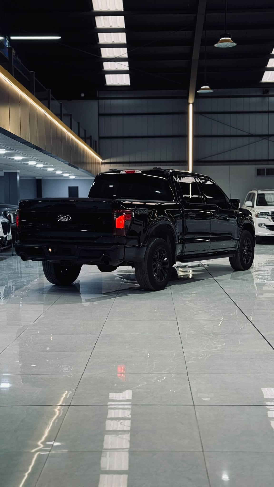دەعمی خەفیف 👌🔥
.
Ford f150 XLT 2024 
.
سەیارەکە ٣٤ هەزار کم رۆشتووە .
.
مەکینە ٢.٧ ی تۆربۆ ی مەڕغوب 
.
دەبڵ ئەکسڵ .
.
پانۆراما .
.
٥ کامیرە 
.
کوشنی جلد و کارەبا و هیتەر
.
شاشە گەورە 
.
گێر لە عەرز 
.
رادار 
.
زۆر مواسەفاتی تر 
.
رەسمی دەعمی دانراوە جاملغی پێشەوە دوو بستی بۆیاخە.و جاملغی دواش دو بستێکی بۆیاخە 
، رەقەم شانسی:
1FTEW3LP4RFB52470
.
سەیارەکە کاتی و سێمانگی لەگەڵە بۆ سعریش ئەتوانن پەیوەندی بکەن :
*********** 

.
.
