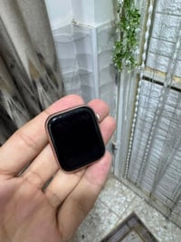 للبيع ساعه ابل واج جيل 4 بطاريه 76 ساعه ما مفتوحه فقط بيهه شخوط بل شاش...