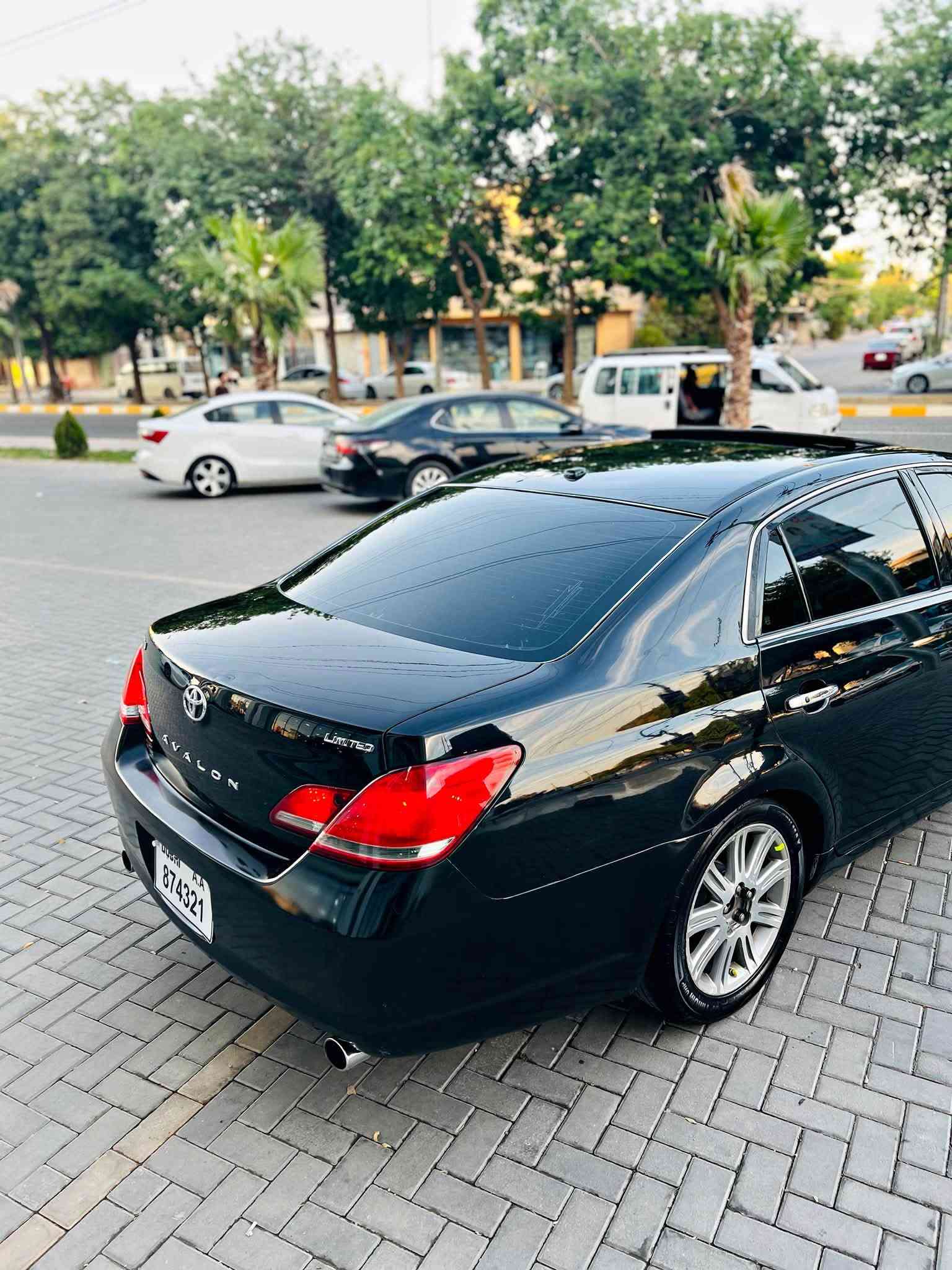 بەناوی خــوای گەورە 🖤.
بــۆ فرۆشــتن تــوێتا ئــەڤەلۆن 2010 / 3
بــڕاوە بــڕاوە  دوبەی ..
كــۆددار ✅.
مــواسەفاتی ئەمریــكی لــمتد ..
سڵــاید
بــەسمە ، پــەردە
كــوشن سارد و گەرم
كوشن خــەزن
نــاو زەرد 
5 بەســمە.
سەماعــە Jbl ..
سەیــارەی دەســتی خۆمە كامل مــەسروفم كــردوە
ڕۆنی گێڕ و  مەكینەی گۆڕاوە
تاخمێك تایە و ویلی سفر ..
ھــەیكی زۆر جوان ماوەتەوە سەیارەكە .
ھەمو گیانی لەسەر دەقی بیلادی ماوەتەوە
نــاو و دەرۆی یەك لـە یـەك جوانترە ..
كارەبایی ھەر ھەمو گیانی مەزبوتە..
تــەبردید و تەقە و ڕەقەی بەشەرت ..
چاڵ و شوخت و قوپاوی نیە ماشااللە لۆك لۆكە سەیارەكە .
كــوشن و سوكانی نەدڕاوە
270 Km ڕۆشتوە ..
یــەك گڵۆپ لە داشــپولی ئیش ناكات..
گــێڕ و مەكینەی نەكــراوەتەوە بەشەرتی ١٠ وەستای شارەزا..
ھەڵم و بوخار و دیجیتاڵی نیە ..
سەقف و حیزام و كەڤەر گۆڕاو بەشەرت ..
دەعمی ئەمریــكاشی نیە سەیارەكە ..
دەعــامی بۆ دەعامی سەیارەكە بە شەرت دەفرۆشم..

ھــەر ھەمو شتێكم نوسیوە ڕەحمەتت لێبێت موشتەری نیت سەری كەسمان مەیەشێنە و پرسیاری عەیب و عاری سەیارەكە مەكە ..

نــرخی 66 گەڵاو مەجالێكی زۆر كەمە 
شتی جوان بە پارەی جوانە ھەیە بە 60 گەڵا ئەوە بكڕە بچوكی ھەمو لایەكم 🥰.

لــە كــەلارم ...
***********
