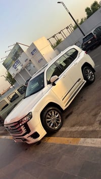 لاندكروز لمتدد S • ٢٠٢٥ • ٣٢٠٠٠ كم