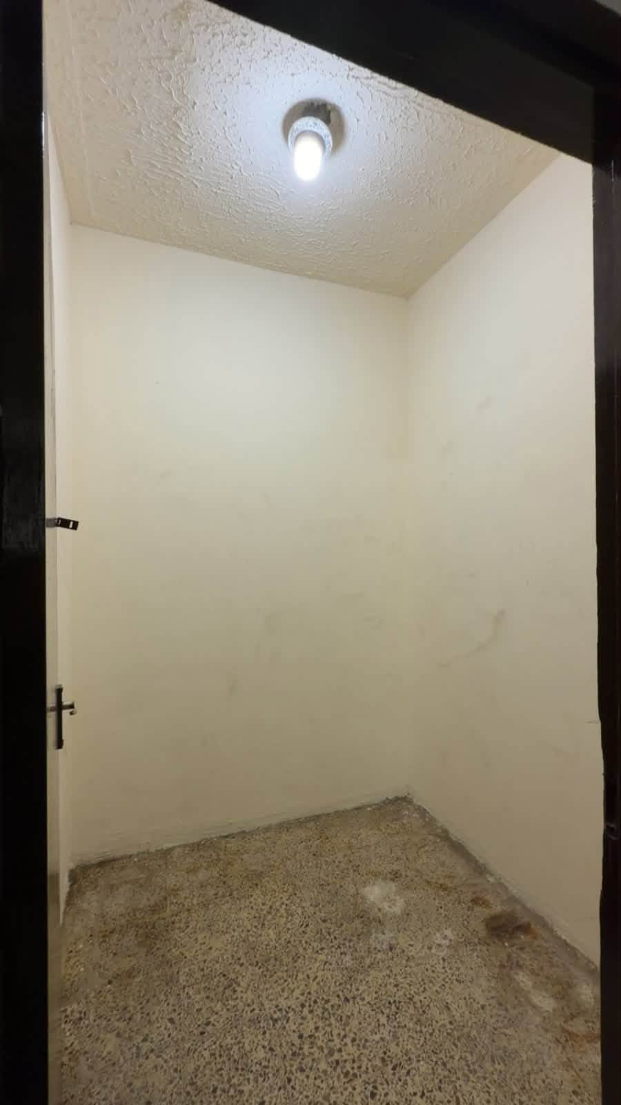 طابق ارضي • ٣ غرف • بلكونة حديقة