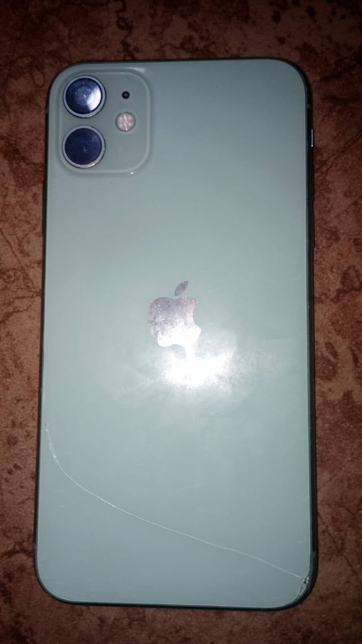 iPhone 11 عادي
ذاكره 128
مبدل بطاريه اصليه تقره البطاريه 85
شاشه 3 خيارات 
فيس ايدي شغال جهاز مرتب 
سعر 230 بي مجال 
*********** 
مكان نجف حي الجمعيه
