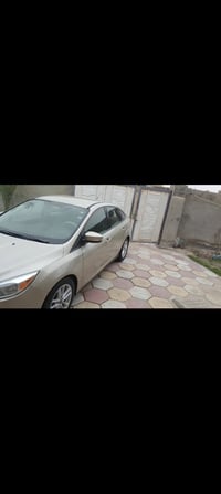 للبيع فورد فوكس موديل 17 ضرر جاملغ وربع باب بدون داخل سياره نضيفه جدا ...