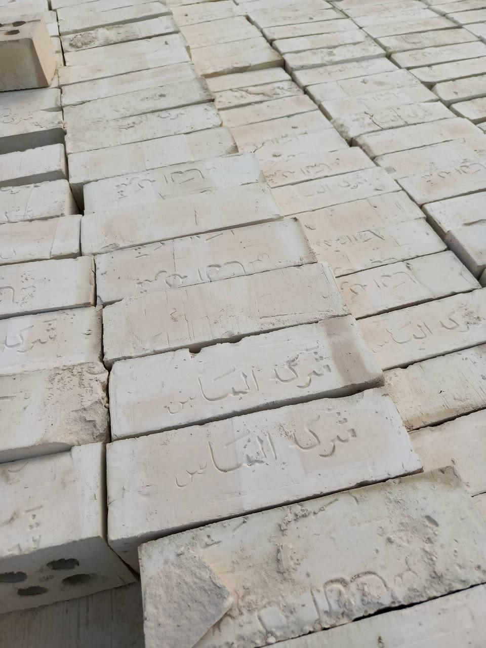 سلام عليكم 🤝
🧱 **الحاج أبو  حسن     لتجهيز الطابوك** ✅
🔸 طابوك فول وشرط المكلاب
🔸 طابوك خالي من الأملاح
🔸 عدد مضبوط وزيادة ٤٠٠ ✔️
🔸 تجهيز بغداد وكافة المحافظات ☑️
🔸 طابوك مال معاتب، عدد ونوعية مضمونة ✅
🔸 إذا عربانتك يدوية، الكسر ما مقبول ولا تتعب نفسك بالدور ↗️*************
🔸 نتصل ويجيك للباب 🚪
📞 **للطلب والاستفسار:**
 — أبو حسن

*************
*************
