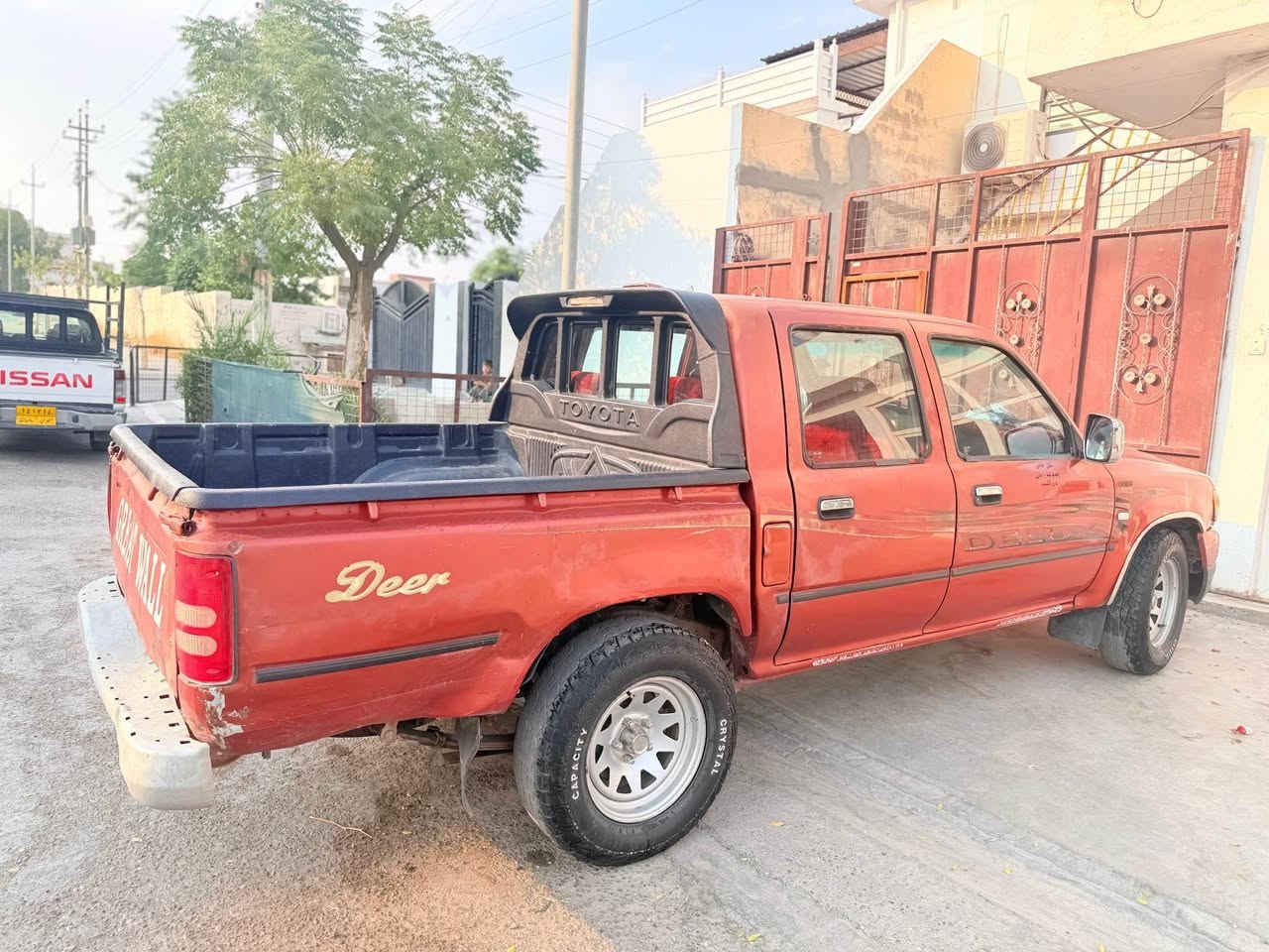 دێر ٢٠٠٧ 
ڕەقەم کەرکوک
سەنەوەی تا 2030 تازەیە
یەک بست بۆیاخی هەیە
کارتی بەنزینی هەیە
گێر مەکینە ئەکسلی بە شەرت
تەقەو ڕەقەی نیەو سەیارەیەکی جاهیزە ماڵی دۆستە
دینارێ مەسروفی تیا نیە
55$  مەجال
***********
*********** السليمانية, العراق
