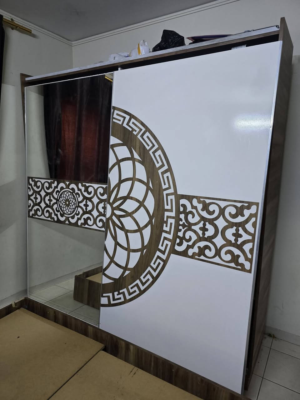 غرفه نوم للبيع السعر 150 الف وبيهه مجال  ... الاضرار سجه باب الكنتور والمجرات  كما موضح بالصوره وللعلم الجربايه صونيا درجه اولى للأستفسار ***********
