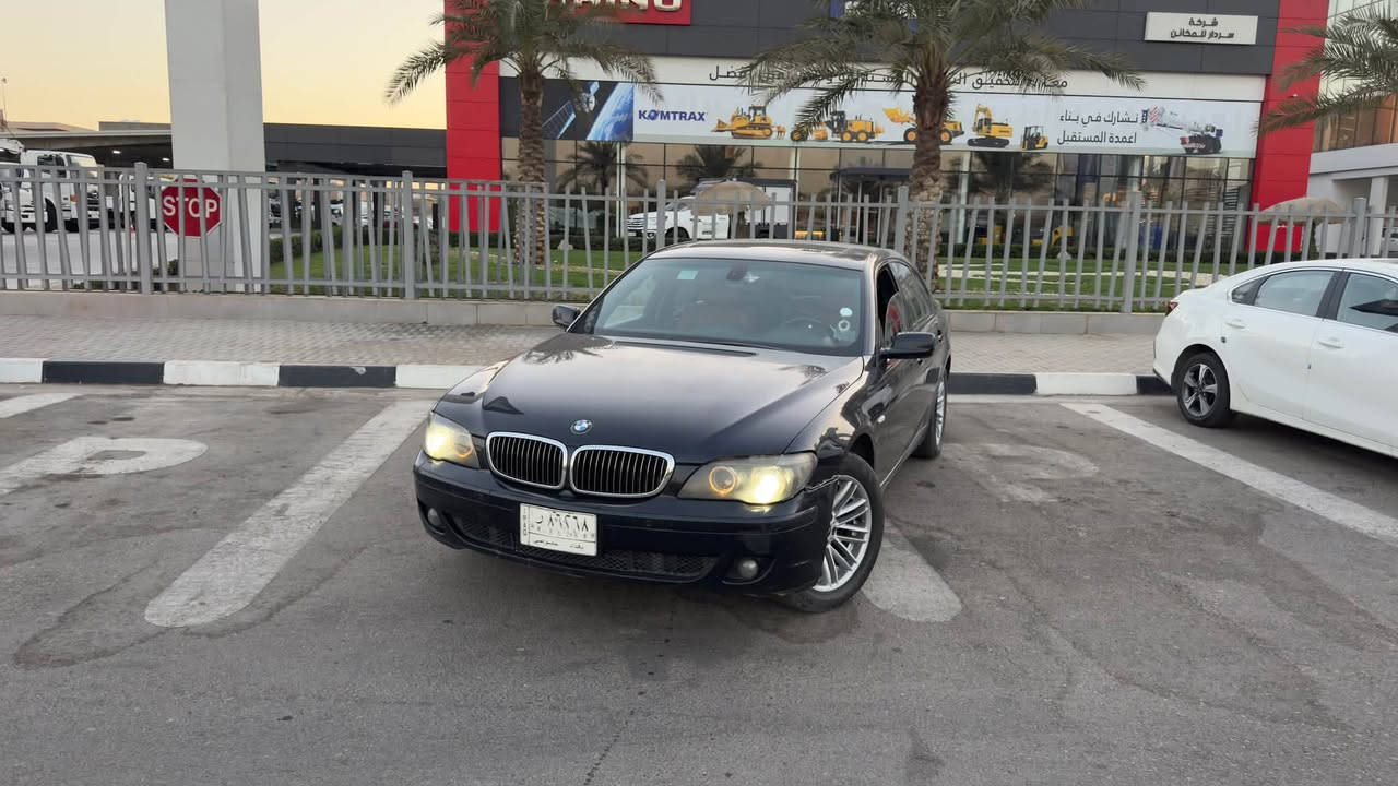 للبيع 
BMW 750i 2006 Individual
طــلــب خــاص وارد يـابـانــي 🇯🇵 
لون نيلي 🔹
ابواب شفط 
صندوق كهرباء 
بردات كهرباء 
ثلاجة وباقي المواصفات المعروفة 
ماشية 130,000Km حقيقي
السيارة صيانتها كلها على ايد الاستاذ عمار بي ام
بيها كلير باليابان 
السعر 13,000$ وبيها مجال 

***********
***********

