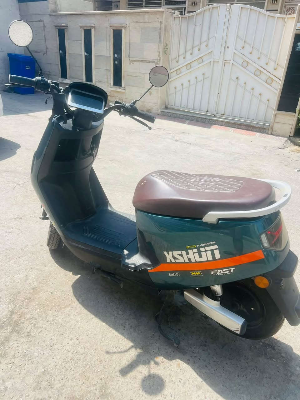 دراجه شحن للبيع
٣ سرع الدراجه 
٦ بطاريات 
باب اول 
نضيفه اخت جديده 
سعر ٦٠٠ وبيها مجال 
مكاني بغداد البلديات 
للتواصل خاص او وات ساب 
***********
