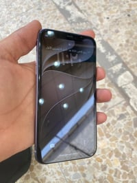 آيفون ١١ • ١٢٨ • فيس ايدي متوقف