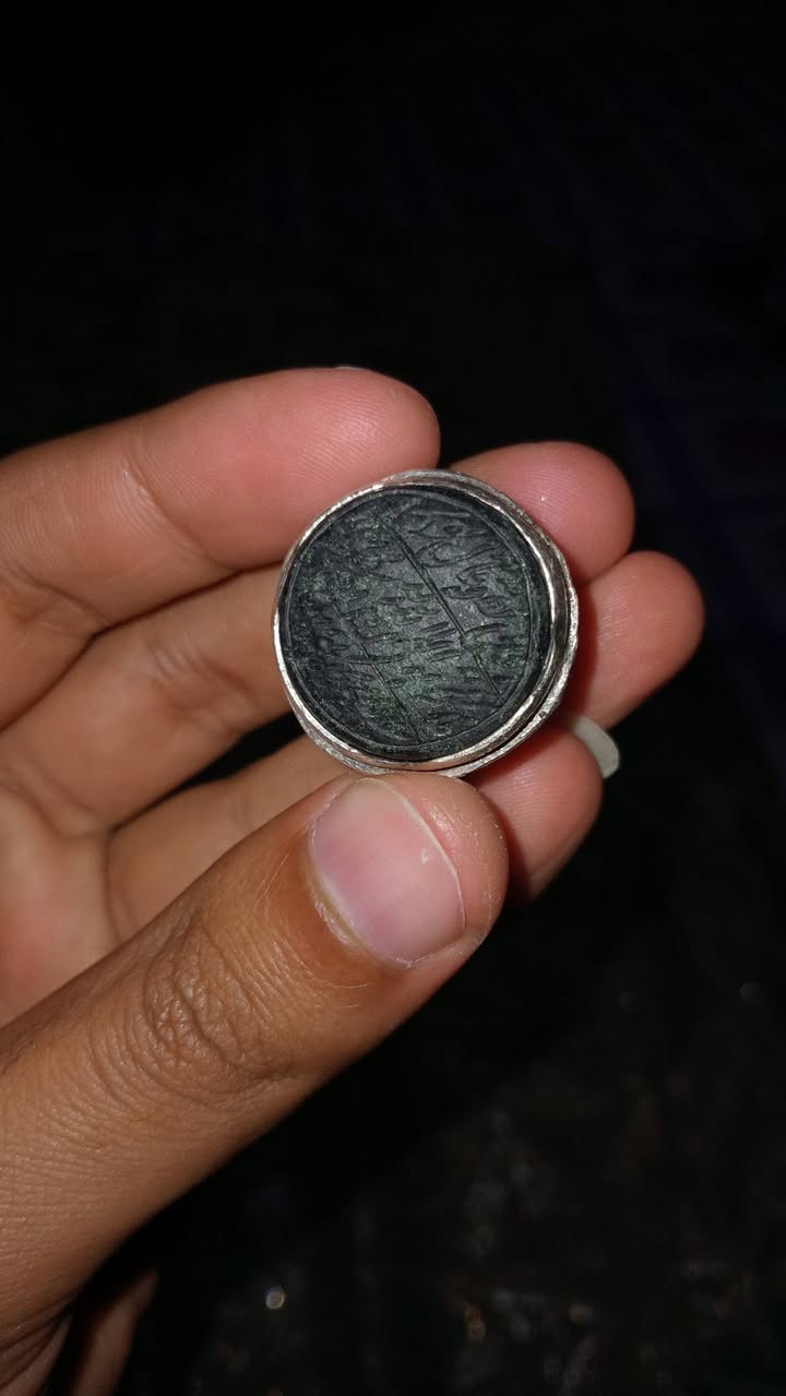 سلام عليكم خاتم عباس آباد فضة اصلي عراقيه خاتم قديم واصلي للبيع سعره 45 الف مكاني #بصرة #الكزيزة هذا رقمي واتساب وخط ‎***********
