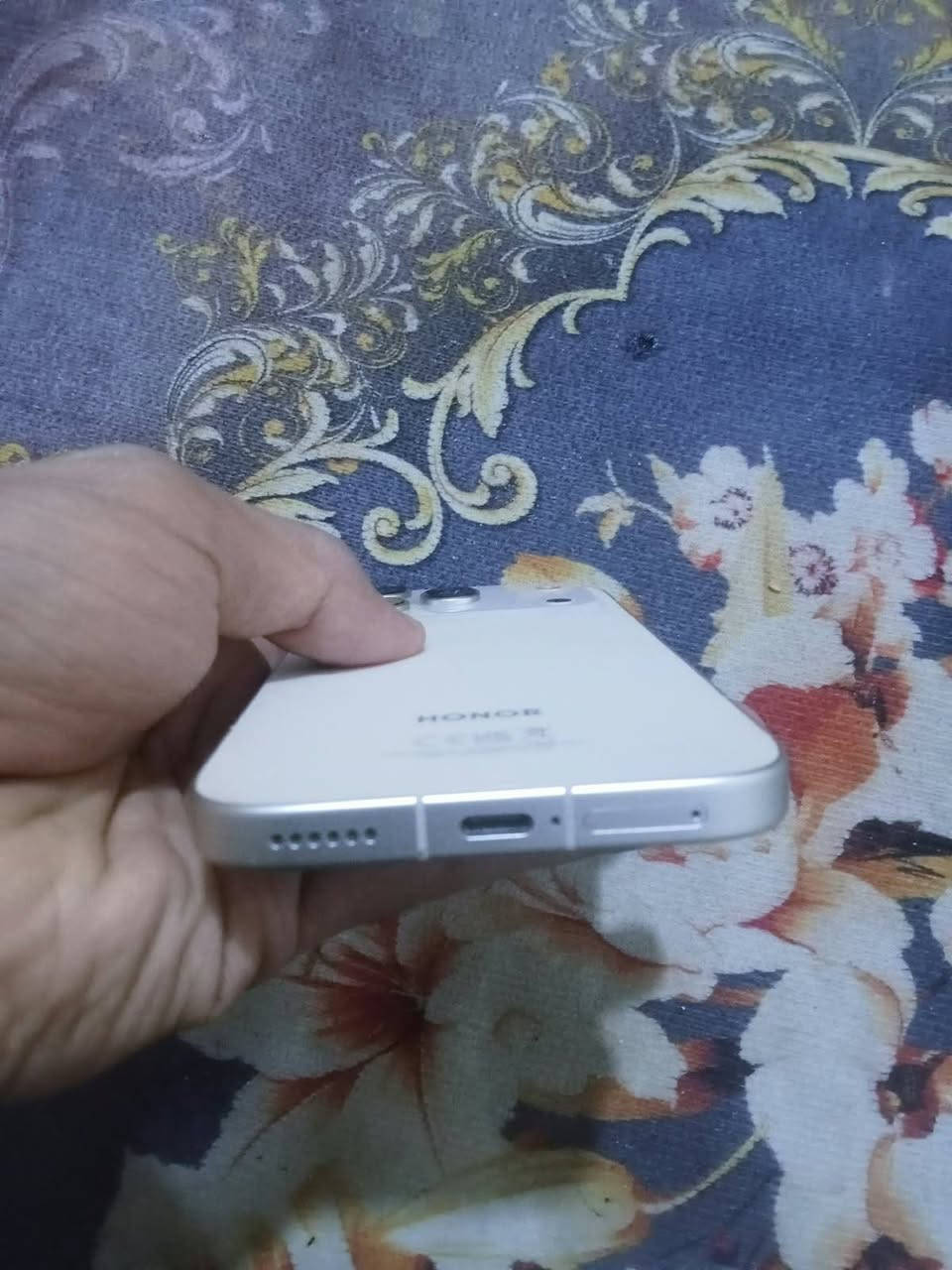 هونر ٦٠٠ برو • ٥١٢ جيجا • رام ١٢+١٦