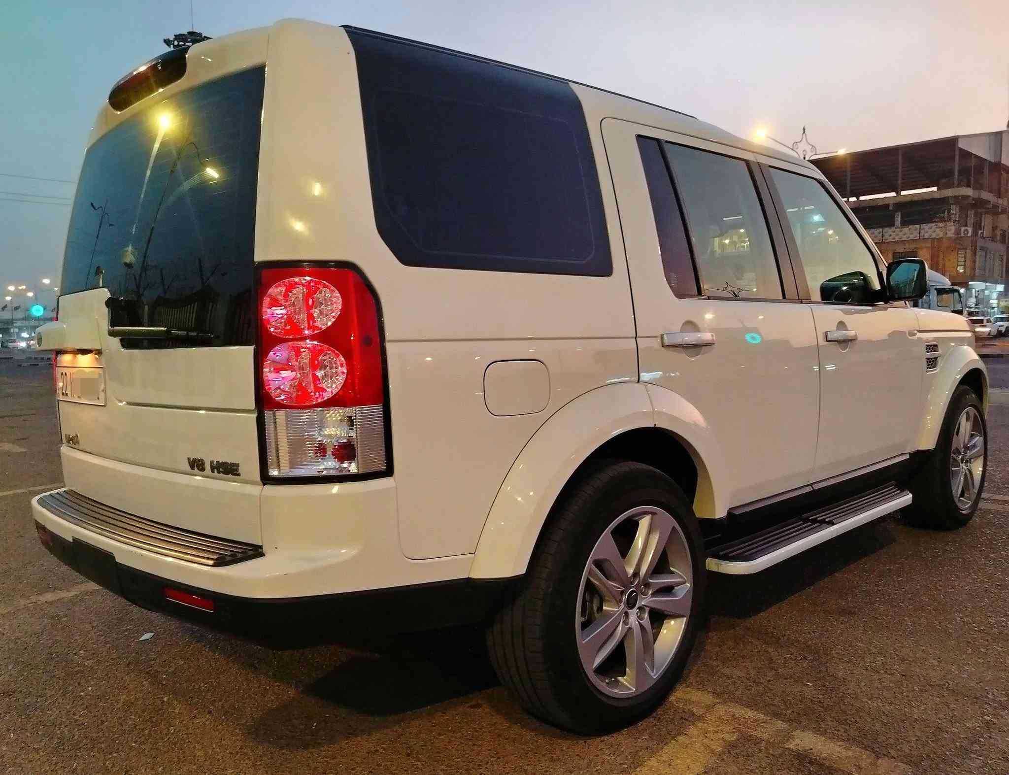 Land Rover Discovery 4 / LR4  2010 HSE
فول مواصفات / كفالة عامة وضع الشركة 
خليجي وكالة سردار / رقم وهزة جديد بإسمي 
_________________
للمعلومات الاتصال او المراسلة *********** واتساب
السعر :148$ قابل للتفاوض 
الماركة: Land Rover
الموديل: Discovery 4 / LR4
سنة الصنع: 2010
الفئة: HSE
نوع السيارة: SUV
عدد المقاعد: 7
نظام الدفع: دفع رباعي دائم 4×4
ناقل الحركة: أوتوماتيك 3 وضعيات 
عدد السرعات : 6 سرعات
نظام التوجيه: هيدروليكي
نظام التعليق: هوائي إلكتروني إمكانية رفع وخفض السيارة 
محرك :8 سلندر / 5.0cc بدون سوبر نظام حقن إلكتروني.
نظام Terrain Response.
وضع القيادة على الأسفلت.
وضع القيادة على الرمال.
وضع القيادة على الطين.
وضع القيادة على الصخور.
نظام التحكم بنزول المنحدرات Hill Descent Control.
نظام التحكم الإلكتروني بالجر.
نظام الثبات الإلكتروني.
نظام ABS مانع انغلاق الفرامل.
مساعد صعود المنحدرات.
نظام تعليق هوائي قابل لتغيير الارتفاع.
مقاعد جلد.
مقاعد أمامية كهربائية.
ذاكرة لمقعد السائق 
مكيف هواء أوتوماتيكي.
تحكم متعدد المناطق بالمكيف. 4 قطع
مثبت سرعة.
ستيرن كهربائي. 
نوافذ كهربائية.
مرايا كهربائية مع لد ترحيب
مرايا قابلة للطي كهربائياً
بصمة تشغيل
فتحة سقف 
سقف بانوراما 
إضاءة داخلية.
شاشة معلومات وترفيه.
نظام ملاحة.
خمسة كاميرات محيطية. 
حساسات اصطفاف محيطية. 
نظام صوت فاخر 17 سماعة. 
راديو.
مشغل CD.
مدخل AUX.
تحكم صوتي من المقود.
شاشة معلومات للسائق. 
مصابيح أمامية زينون. 
مصابيح ضباب زينون. 
إضاءة خلفية LED.
وسائد هوائية أمامية محيطية. 
نظام ABS.
نظام EBD.
نظام التحكم بالثبات الإلكتروني.
نظام مانع الانزلاق.
مثبت سرعة.

