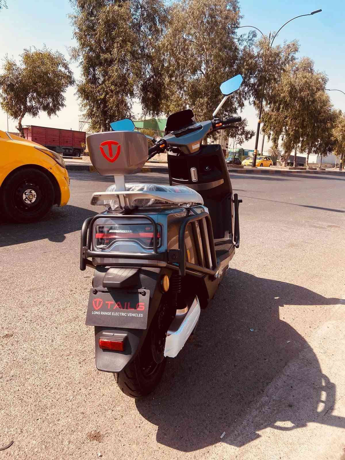 الزيرو الزيرو 
دراجه تيسلا من الشركه العالميه تايلنج
مستخدم شي قليل وصل ضمان بيها 
المواصفات!؟
سويجين وبصمتين
سته باتري 35امبير
ملف 2000نحاس حقيقي
سرعه 70حقيقي 
نظام بك
دبل اشاره 
اشاير يمين يسار 
لايت زينول عالي ناصي
مثبت سرعه 
الكارتون مال شاحنه والمرايات موجودين 
للبيع او المراوس حسب القناعه للاستفسار الاتصال 
***********او مراسله الواتساب
السعر خاص 🧿
