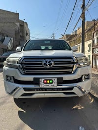 من رخصه الادمنن السلام السلام عليكم للبيع لاندكروز موديل 2016 بصمه ابو...