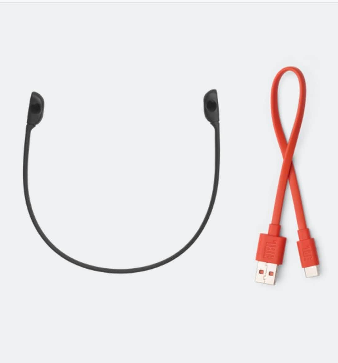 📦 للبيع: سماعات الـ Open-Ear اللاسلكية JBL Soundgear Sense (جديدة بالعلبة) 

🎧عش تجربة صوتية استثنائية مع الحفاظ على تواصلك بالعالم المحيط بك! 

نقدم لكم سماعة JBL Soundgear Sense الأصلية، الحائزة على جائزة التصميم Reddot لعام 2023.

✨ أبرز المواصفات والميزات:تصميم الأذن المفتوحة (Open Ear): 

راحة تامة طوال اليوم وثبات ممتاز أثناء الحركة والرياضة دون الضغط على الأذن.

صوت نقي وقوي: مدعومة بتقنية JBL OpenSound لتقديم تجربة استماع غنية وباس متوازن.

مكالمات واضحة جداً: تحتوي على 4 ميكروفونات مدمجة لعزل الضوضاء وضمان نقاء الصوت أثناء الاتصال.

بطارية تدوم طويلًا: استماع متواصل حتى 24 ساعة (6 ساعات في السماعة + 18 ساعة إضافية من علبة الشحن).

مقاومة للماء والغبار: معيار IP54 يجعلها مثالية للتمارين الرياضية والاستخدام اليومي تحت مختلف الظروف.

📐 حالة المنتج: جديدة تماماً داخل العلبة الخاصة بها بكامل ملحقاتها.
***********
