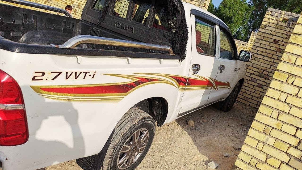 هايلوكس • ٢٠١٠ • رقم بصره