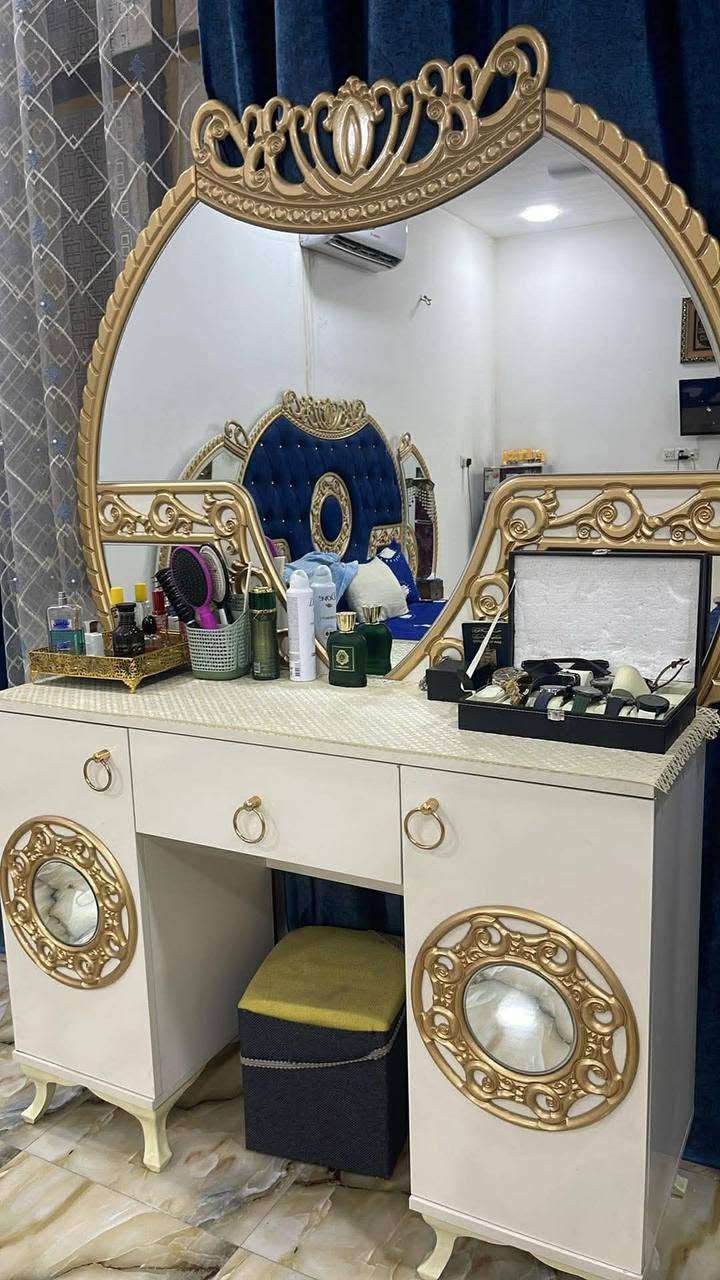غرفة تركية  8 قطع  لا مفتوحه ولا مشدودة بعدهي ع شدالاولى  عنوان  الهياكل ل غزالية ل استفسار  اتصل ع واتساب او ع رصيد ***********
