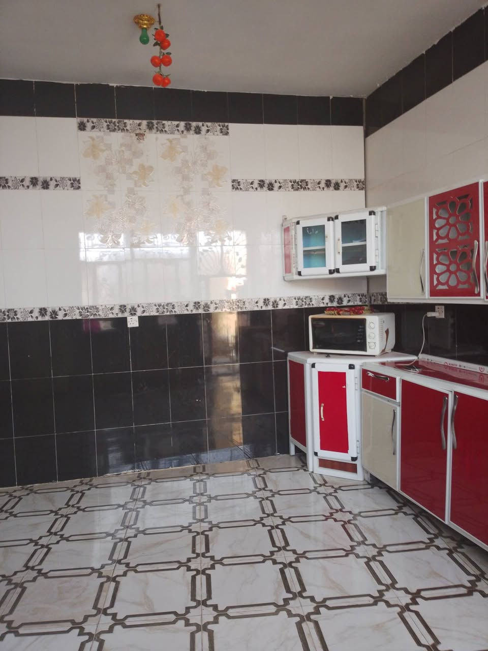 بيت طابو صرف مساحه 180 بناء حديث نادر الثالثة طابوك لستفسار ***********

