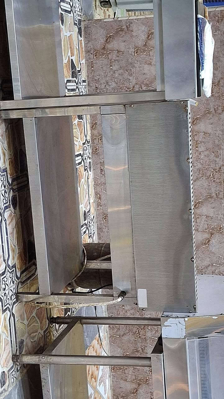 سلام عليكم غراض مطعم للبيع كله سل استيل اتريد بس الغراض اتريد اتفتح بلمحل المكان ركن عبجيه ***********
