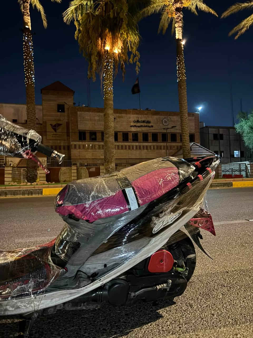 السلام عليكم دراجه ماكس  للبيع الدراجه خير من الله جديده اي نقص مابيها الدراجه بوشه٥٥ عليها تزويد صالنصهFMكلجات رياضي امامي خلفي زأد خرز رياضيه قبق ولفات رياضي سبايدر خلفي رياضي يدات بريك رياضي سلف رياضي  الدراجه بلاديه منزلها رمبه قبل فتره  اي نقص ما بيها عنوان بغداد الصالحيه السعر ٥٠٠ وبيها مجال حك الجيه فقط رقم الهاتف ***********
