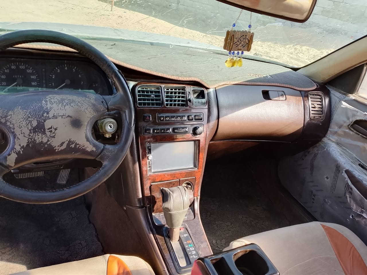 سلام عليكم كرستة للبيع خور زبير  سياره بسمي رقم انكليزي سنويه لل2030 مكينه ونجي نضيفه تبريد شغال سياره مكفوله سياره جاهزه سعر (63) وبيهه مجال رقم الهاتف***********
